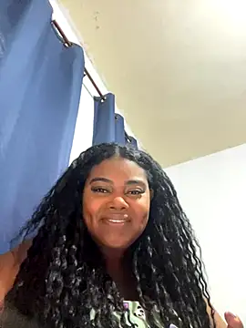 Snapshot of LunaSthena chatting on 10/18/25, 01:51 LunaSthena online show from 10/18/25, 01:51