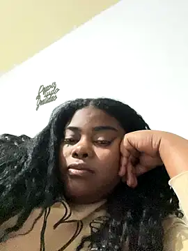 Snapshot of LunaSthena chatting on 11/07/25, 04:06 LunaSthena online show from 11/07/25, 04:06