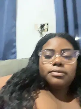 Snapshot of LunaSthena chatting on 10/15/25, 02:43 LunaSthena online show from 10/15/25, 02:43