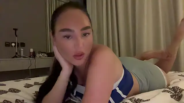 Snapshot of SofiaAlvarezX chatting on 10/22/25, 06:40 SofiaAlvarezX online show from 10/22/25, 06:40