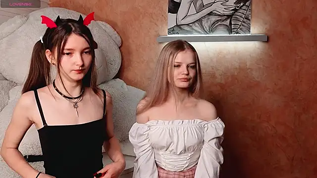 DongMolt online show from 11/12/25, 10:35