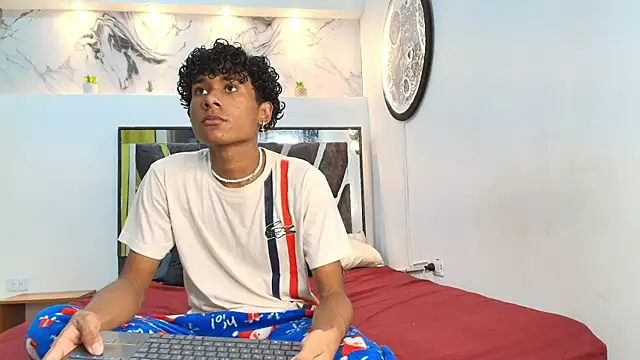 LONDON BOYS1 online show from 10/13/25, 01:29