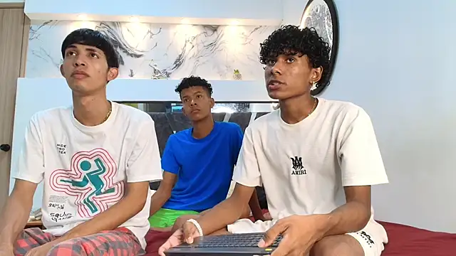 LONDON BOYS1 online show from 10/03/25, 01:20