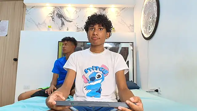 LONDON BOYS1 online show from 10/01/25, 01:22