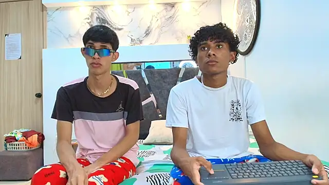 LONDON BOYS1 online show from 09/24/25, 01:24