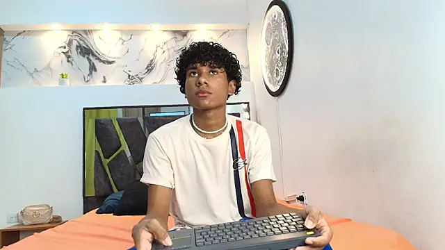 LONDON BOYS1 online show from 10/14/25, 01:17