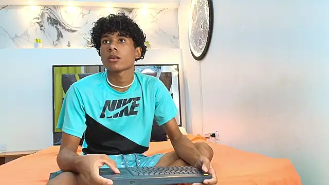LONDON BOYS1 online show from 10/15/25, 01:15