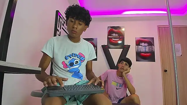 LONDON BOYS1 online show from 09/19/25, 07:12