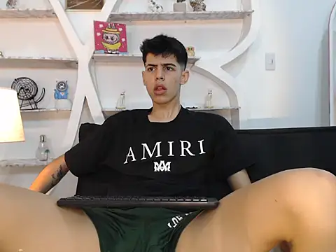 Snapshot of YOUNGS_GUYS chatting on 09/11/25, 01:38 YOUNGS GUYS online show from 09/11/25, 01:38