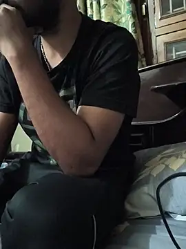 Snapshot of hunk7714 chatting on 11/22/25, 05:34 hunk7714 online show from 11/22/25, 05:34