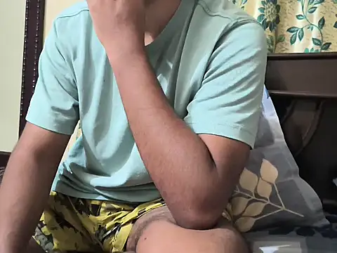 Snapshot of hunk7714 chatting on 11/23/25, 05:45 hunk7714 online show from 11/23/25, 05:45