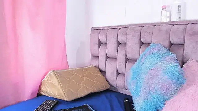 Alexa-Hunter online show from 11/07/25, 08:13