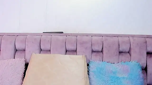 Alexa-Hunter online show from 04/12/26, 08:23