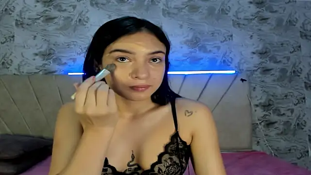 Snapshot of violet_77711 chatting on 10/10/25, 11:22 violet 77711 online show from 10/10/25, 11:22