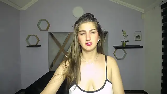 Dafne castro  online show from 09/28/25, 10:33