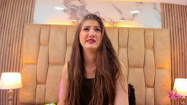 Dafne castro  online show from 05/22/26, 07:34