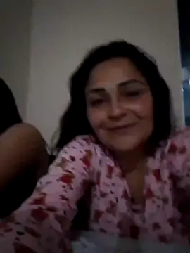 Snapshot of Thamiressssss chatting on 10/17/25, 03:54 Thamiressssss online show from 10/17/25, 03:54