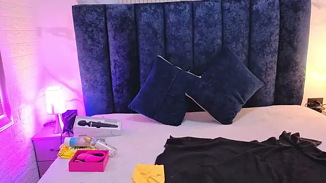 Snapshot of yunkeyc chatting on 11/16/25, 08:35 yunkeyc online show from 11/16/25, 08:35