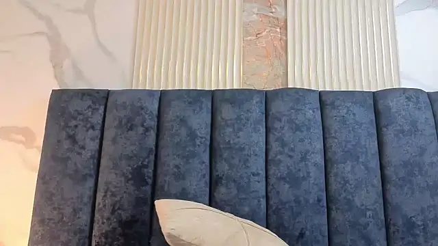 Snapshot of yunkeyc chatting on 11/23/25, 02:38 yunkeyc online show from 11/23/25, 02:38