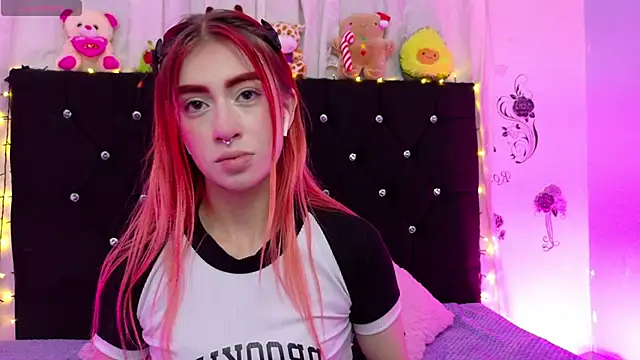 lizz bela1 online show from 11/17/25, 10:47