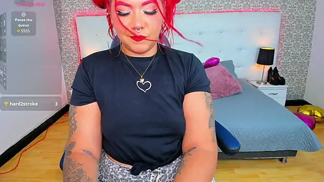 Manu silver  online show from 11/11/25, 08:47