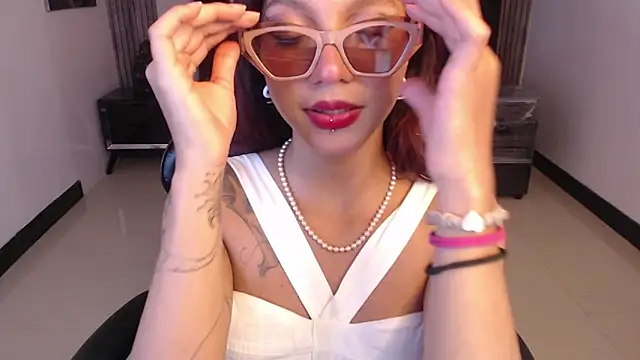 Snapshot of Lyynn_ch chatting on 09/11/25, 10:21 Lyynn ch online show from 09/11/25, 10:21
