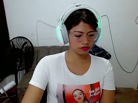 Dulce2415 online show from 03/21/26, 06:47