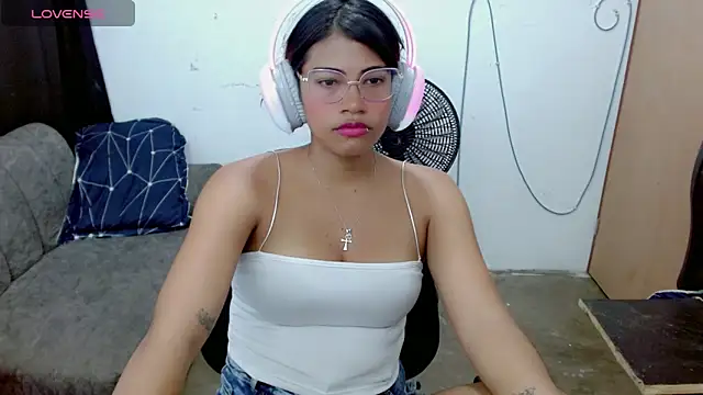 Dulce2415 online show from 03/18/26, 12:47