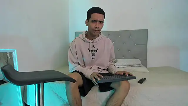 twinkDuohot online show from 10/21/25, 12:43