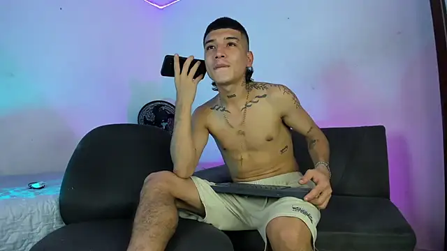 twinkDuohot online show from 05/01/26, 07:41