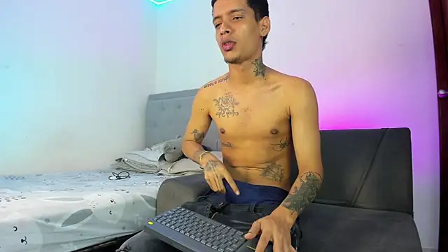 twinkDuohot online show from 04/23/26, 03:13