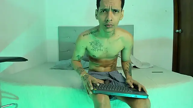 twinkDuohot online show from 12/15/25, 07:09