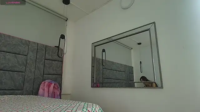 Snapshot of alaska__williams__ chatting on 11/08/25, 01:09 alaska williams online show from 11/08/25, 01:09