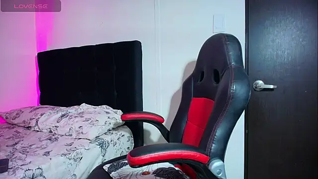 sophia arevalo online show from 10/18/25, 03:19