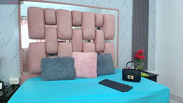 SofiaSommers online show from 09/19/25, 07:18