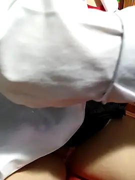 Snapshot of Tasu774 chatting on 12/16/25, 10:41 Tasu774 online show from 12/16/25, 10:41