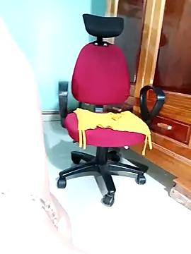 Snapshot of Tasu774 chatting on 11/12/25, 02:04 Tasu774 online show from 11/12/25, 02:04