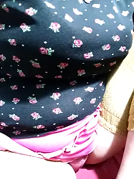 Snapshot of Tasu774 chatting on 10/24/25, 10:03 Tasu774 online show from 10/24/25, 10:03