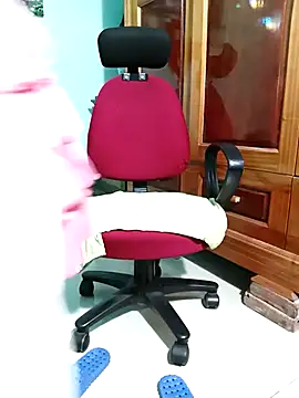 Snapshot of Tasu774 chatting on 12/14/25, 08:53 Tasu774 online show from 12/14/25, 08:53