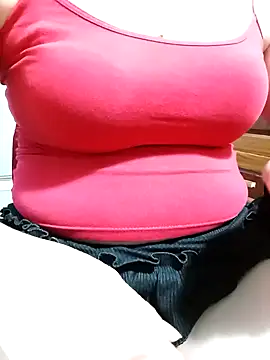 Snapshot of Tasu774 chatting on 10/01/25, 06:23 Tasu774 online show from 10/01/25, 06:23