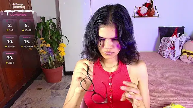 emycarver09 online show from 11/17/25, 11:36