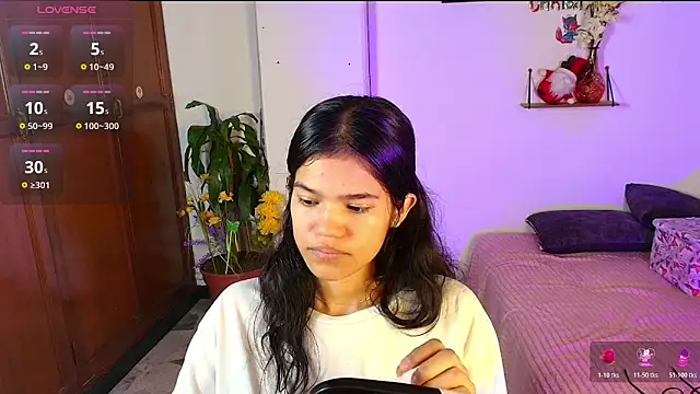 emycarver09 online show from 11/25/25, 11:43