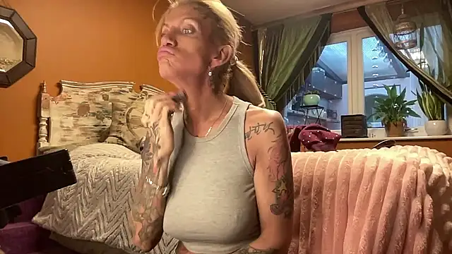 xl uk top trans online show from 01/12/26, 08:54