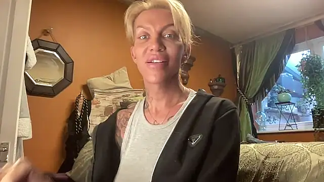 xl uk top trans online show from 09/11/25, 08:14