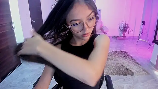 Snapshot of bella_fox_1 chatting on 07/23/26, 02:03 bella fox 1 online show from 07/23/26, 02:03