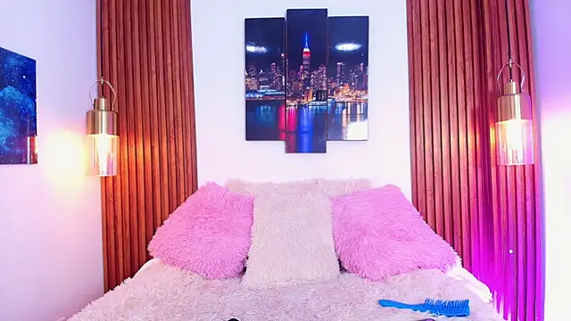 Emily Vaughan online show from 10/06/25, 03:29