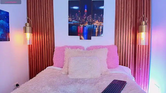 Emily Vaughan online show from 10/04/25, 03:30