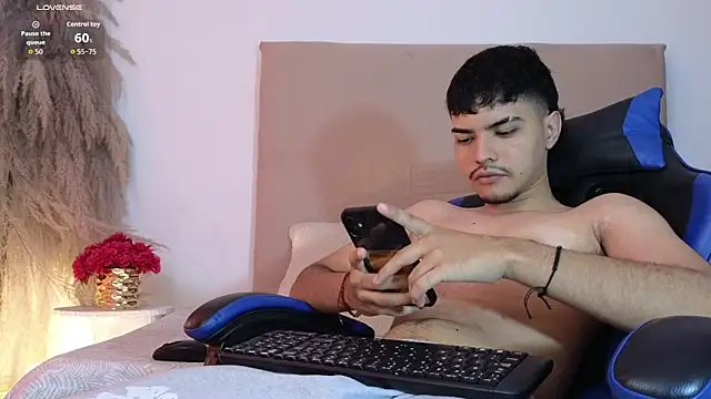 Snowlann online show from 11/11/25, 11:49