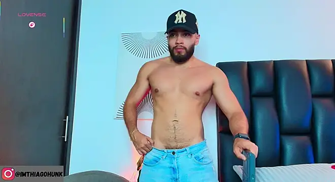 Snapshot of ThiagoHunk chatting on 05/21/26, 04:32 ThiagoHunk online show from 05/21/26, 04:32