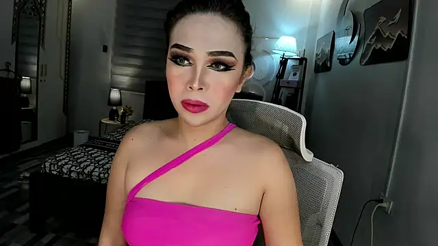 Snapshot of Lavinia_NastyGoddess chatting on 10/19/25, 03:04 Lavinia NastyGoddess online show from 10/19/25, 03:04